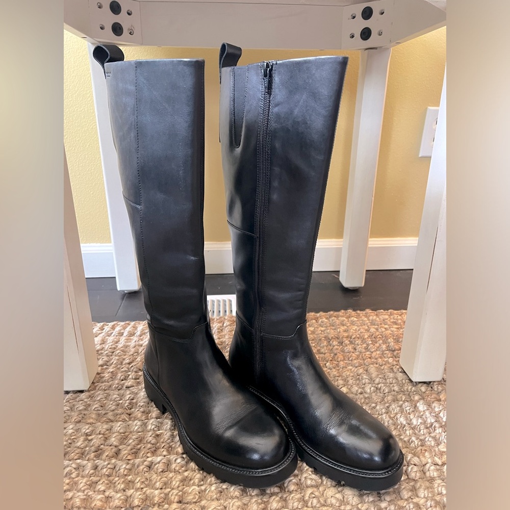 Vagabond Shoemakers Kenova Knee High Boot
$144.00 

8US / 38EU, BLACK LEATHER